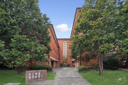 Luxury Urban Living - Photo 4