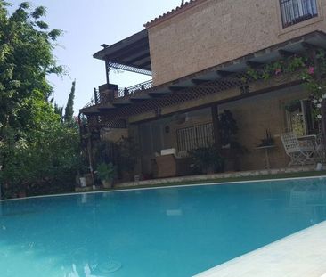 4 bedroom luxury Villa for rent in Nueva Andalucia, Spain - Photo 5