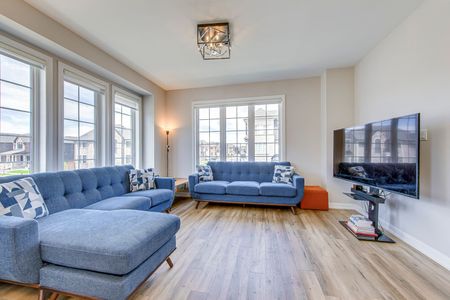 For Lease - 1402 Lakeport Crescent, Oakville, Ontario - Photo 3