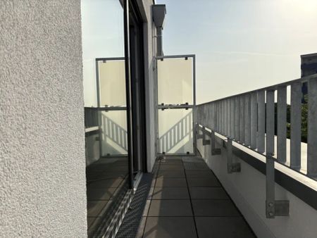Hochwertiges Studentenapartment mit Pantryküche & Dachterrasse - Photo 2