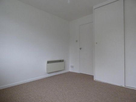 2 bedroom maisonette to rent Woodmill Lane, Southampton, SO18 - Photo 2