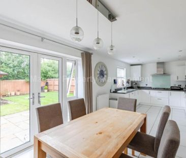 Price £1,695 pcm - Available 27/11/2025 - Unfurnished - Photo 4