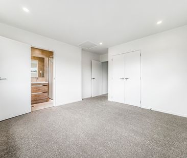 Stunning New Build Home on Claymore Street! - Photo 1