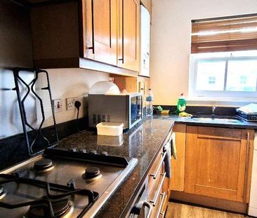 1 bedroom in a house share to rent - Photo 4