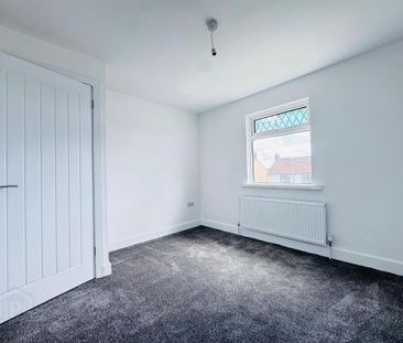 9 Carmeen Drive, Rathcoole, Newtownabbey, BT37 9DJ - Photo 1