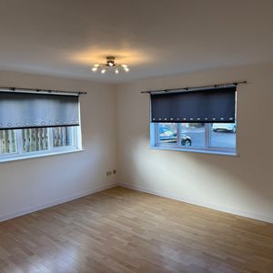 2 Bed Flat, Eversley Street, G32 - Photo 2