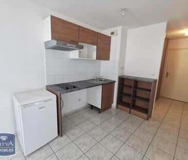 Location Appartement 2 pièces 42m² ST MICHEL 16470 - Photo 2