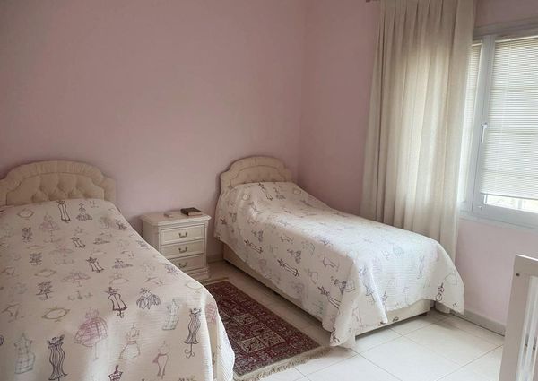 FOR RENT: SPACIOUS AND ELEGANT VILLA IN MORAIRA with 4 bedrooms for LONG TERM