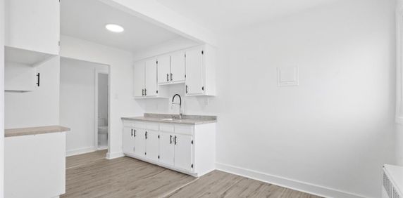 2 Bed, 1 Bath - 6351 Boulevard Joseph-Renaud, Anjou - Photo 2