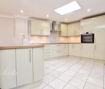 2 bedroom semi-detached house to rent - Photo 4