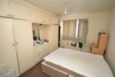 4 bed Semi-Detached House for Rent - Photo 2