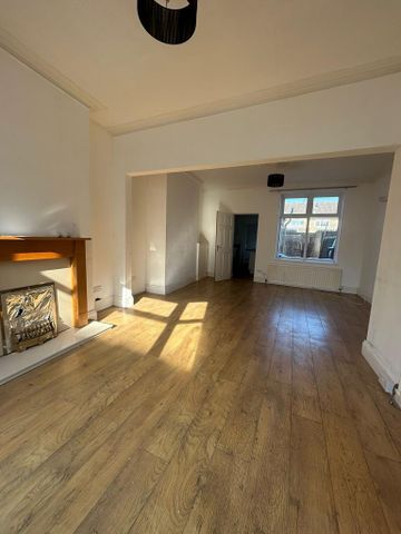 2 bedroom terraced house to rent - Photo 4