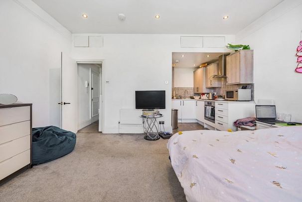 Studio to rent - Photo 1