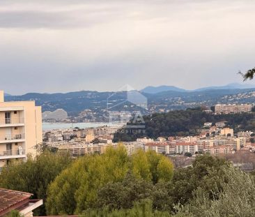 F2 48M² avec belle terrasse et garage - Photo 2
