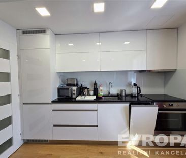 Pronájem bytu 2+kk 36 m2 - Fotografie 6