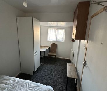 Room in a Shared House, Perry Park Crescent, B42 - Photo 3