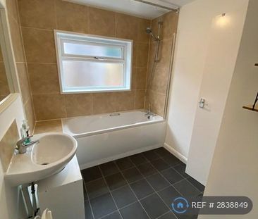 3 bedroom terraced house to rent - Photo 6