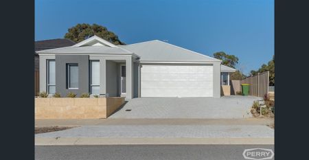 Charming 2 x 1 Home in Peaceful Meadow Springs Location - Photo 3