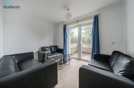 4 bedroom semi-detached house to rent - Photo 3