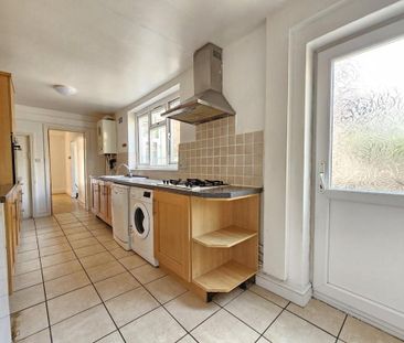 3 bedroom terraced house to rent - Photo 2