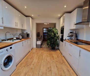 2 bedroom terraced to rent - Photo 4