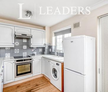 2 bedroom semi-detached house to rent - Photo 5