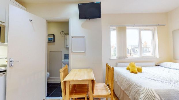 Studio to rent - Photo 1