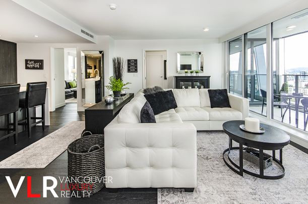 Condo in Downtown Vancouver, BC - Photo 1