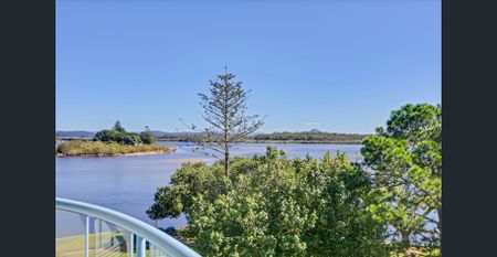 Immaculate 3-Bedroom Furnished Apartment with Private Rooftop & River Views - Photo 3