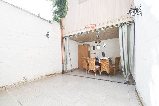 Lichtrijke woning met 3 slaapkamers in het hartje van Temse - Photo 1
