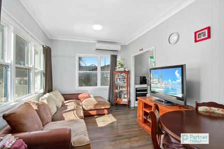 9 Peel Street, TAMWORTH NSW 2340 - Photo 2