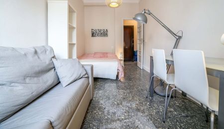 Carrer de Sueca, Valencia, Valencian Community 46006 - Photo 4