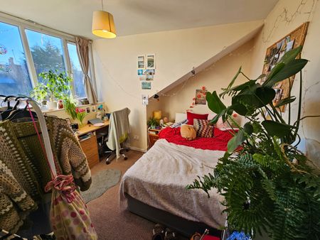 6 Bed - 13 Newport Mount, Headingley, Leeds - LS6 3DB - Student - Photo 2