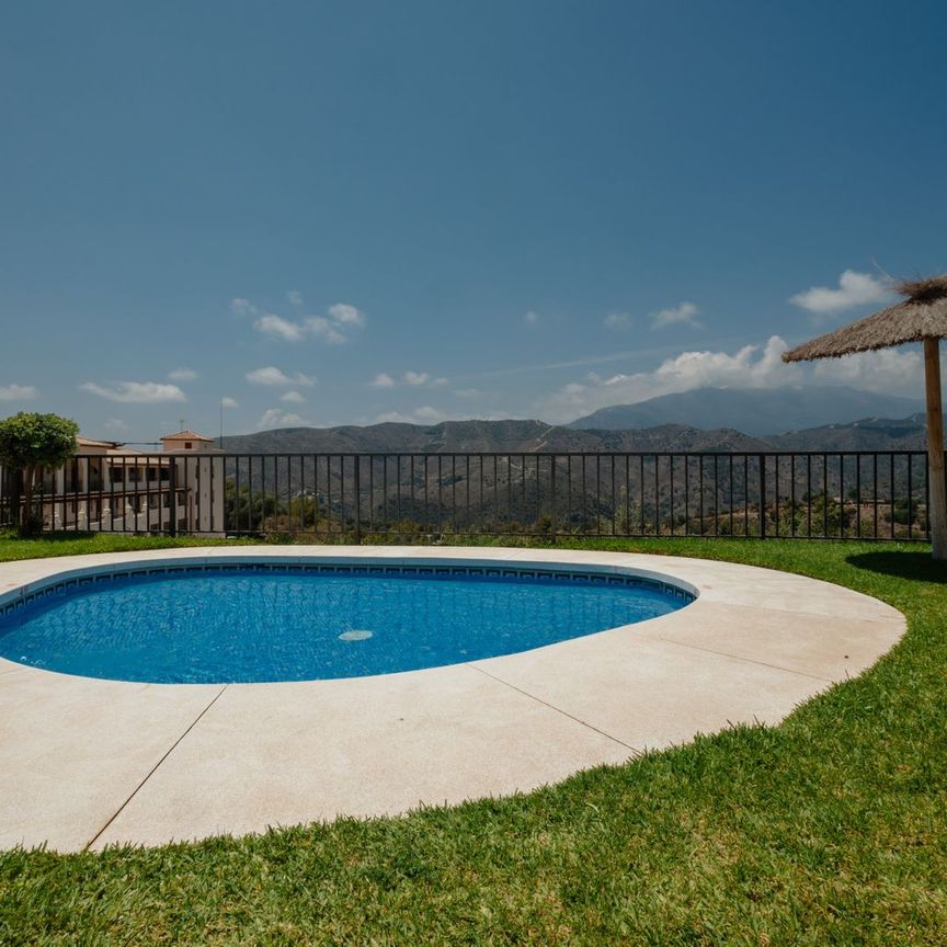 Penthouse in Istán - Photo 1