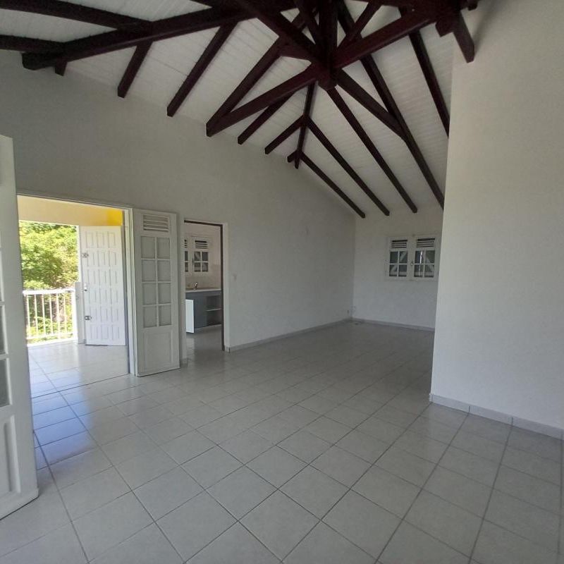 Location Appartement 3 pièces 70m² LE GOSIER 97190 - Photo 1