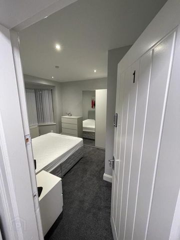 951 Upper Newtownards Road, Belfast, BT16 1RL - Photo 3