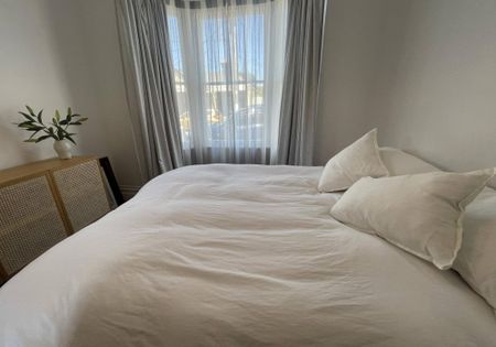 Two Bedroom Character Cottage - Photo 5