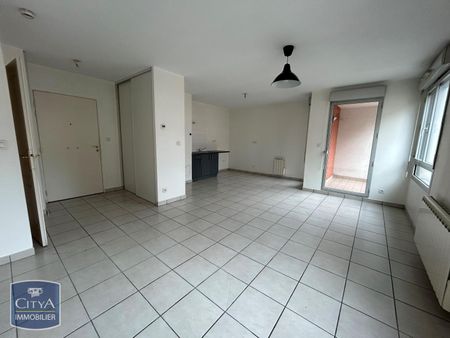 Location Appartement 2 pièces 47m² ST ETIENNE 42000 - Photo 2