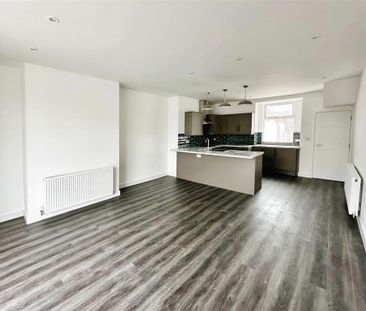 3 bedroom semi-detached house to rent - Photo 5
