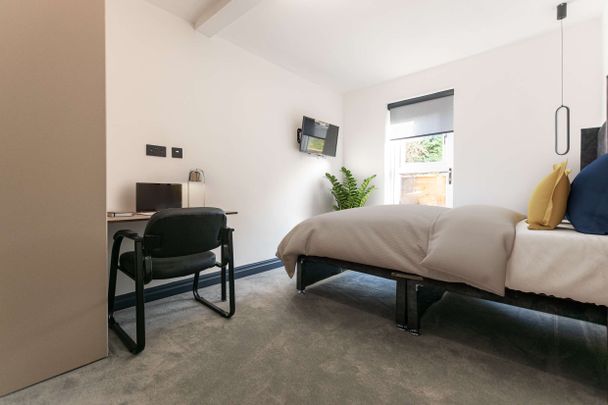 Highfield Road Room 2 - Photo 1