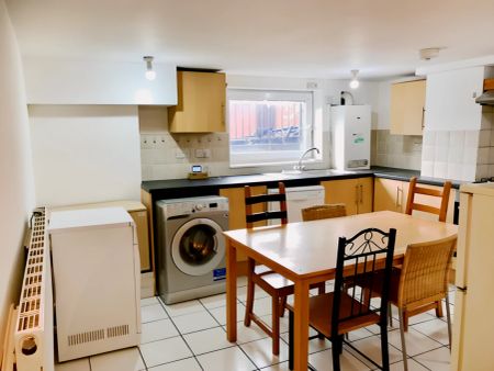 5 Bed 1 Bath - Photo 5