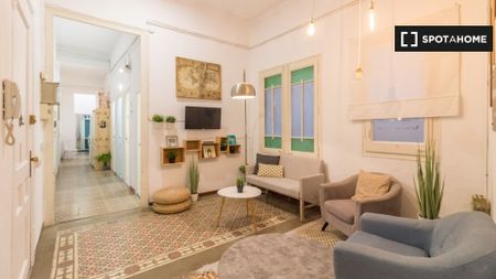 barcelona, Catalonia 08012 - Photo 4