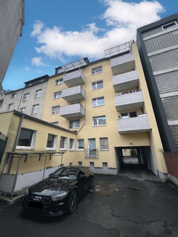 Gepflegte Drei-Zimmerwohnung mit modernem Duschbad und Balkon - Foto 4