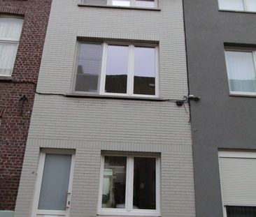 Moderne rijwoning met 3 slaapkamers en koer - Photo 6