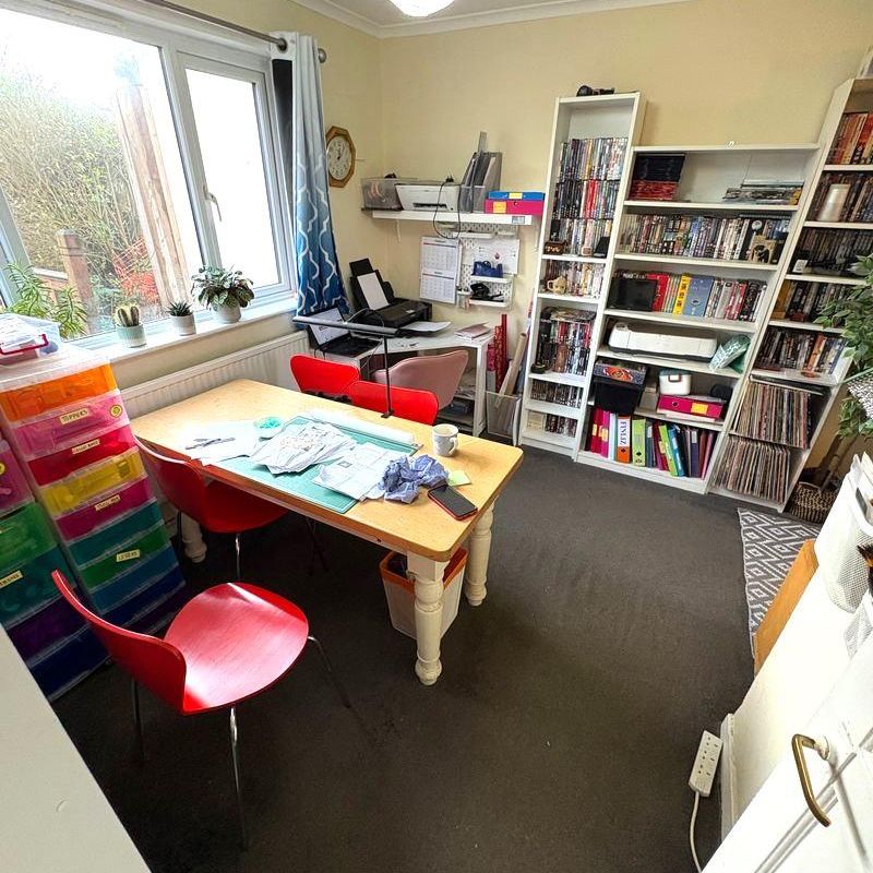 3 bed house to rent in Green Lane, St. Albans, AL3 - Photo 1