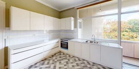 Appartement te huur in Berchem voor € 1.300 met 3 slaapkamers - Photo 3