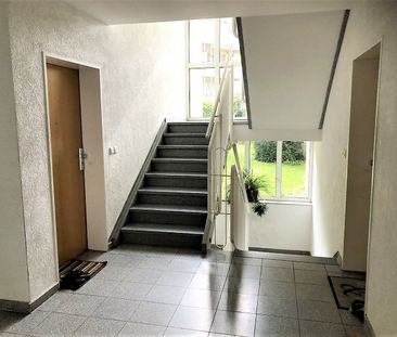 Schicke 2-Zimmer DG-Wohnung mit Balkon, Einbauküche, PKW-Stellplatz... - Photo 2