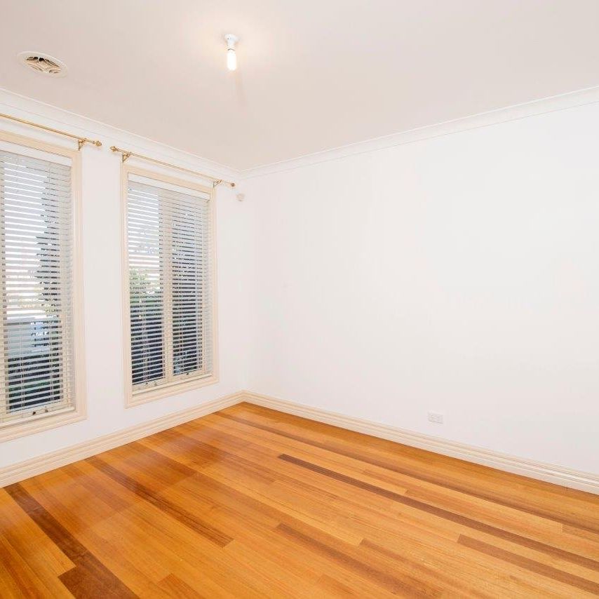 34 Lind Street, Strathmore VIC 3041 - Photo 1