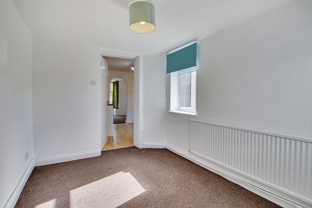 Framfield Road, Uckfield, TN22 - Photo 1