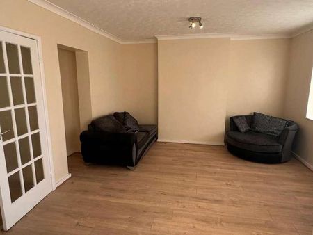 Woodshire Road, Dagenham, RM10 - Photo 4